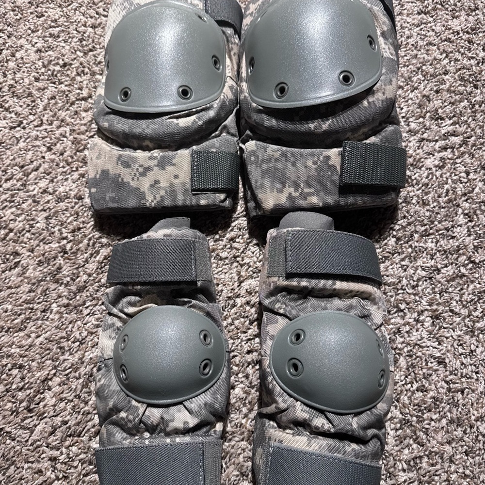 U.S. Army Camouflage Knee and Elbow Pads - Gray and Green
